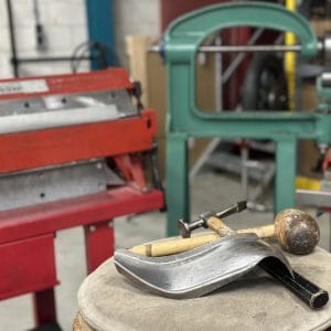 Workshop Masterclass Plaatwerken, Rustbuster, Bolling maken, krimpen, Streken, Engels wiel, Plaatwerk vormen.